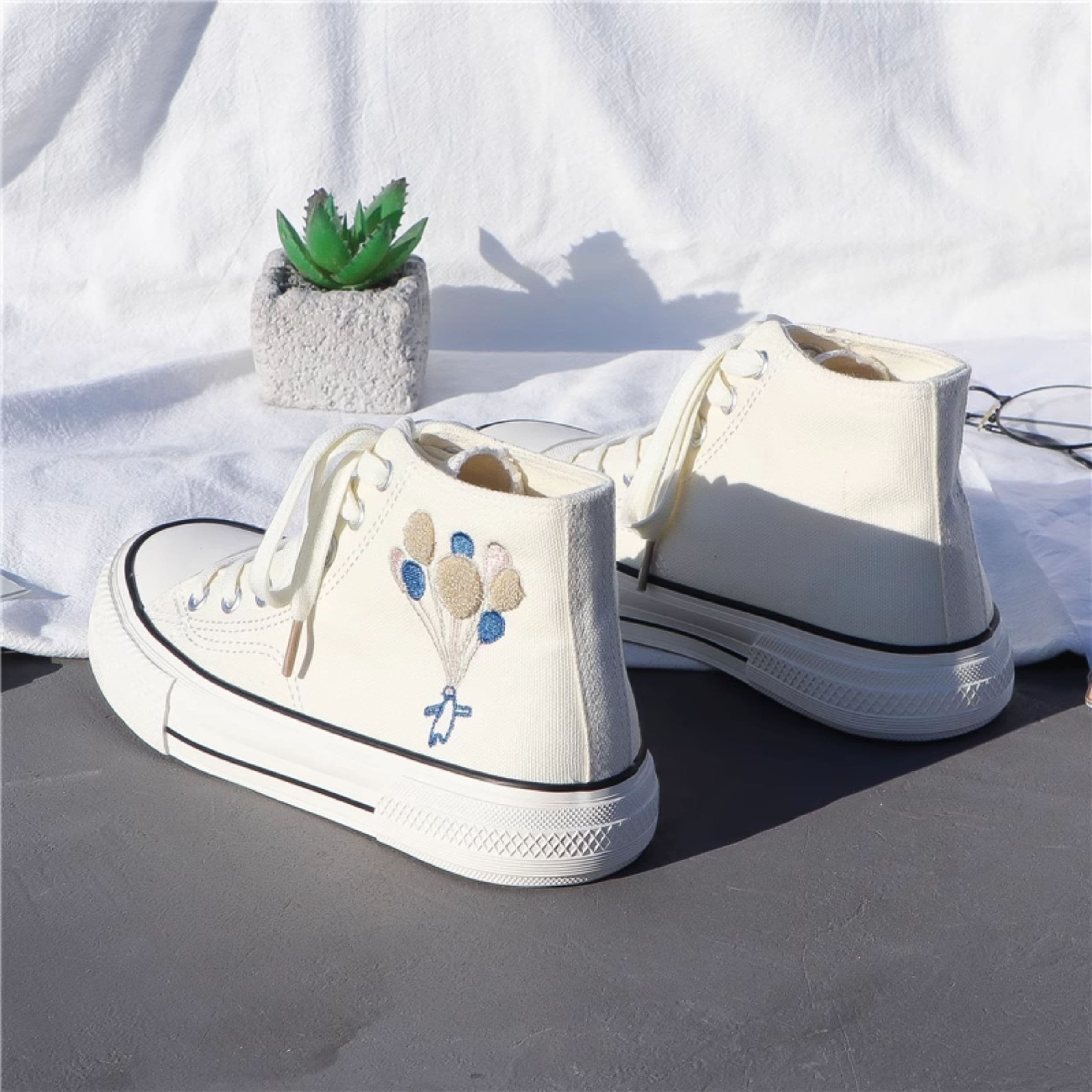 【風船刺繍】ハイカットスニーカー | レディース オフホワイト キャンバス 大人可愛い カジュアル