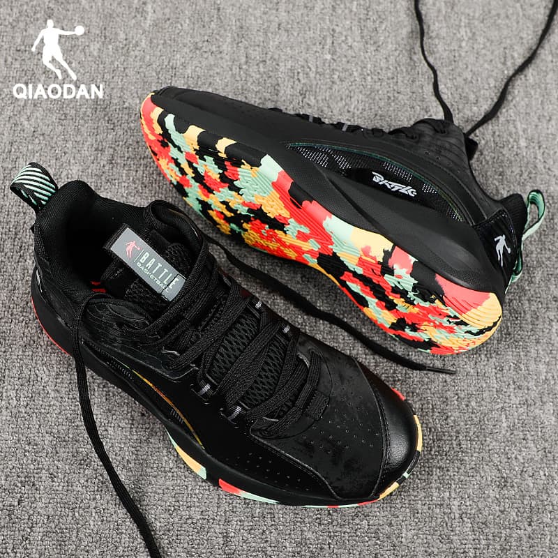 ハイカットスニーカー 人気 バスケットボール 部活 スポーツ グリップ力 安定感 クッション性 耐久性 疲れにくい かっこいい 通気性