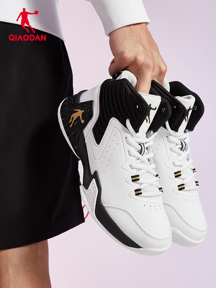 【躍動する足元】テック・ハイカットスニーカー ホワイト×ブラック | 厚底 バスケットシューズ 異素材コンビ