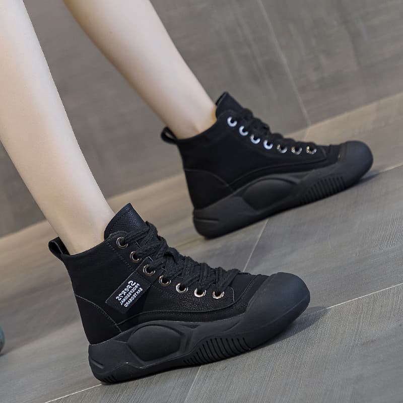 ハイカットスニーカー 高級感 スエード ボリュームソール クッション性 衝撃吸収 安定感 カジュアル おしゃれ スタイリッシュ きれい