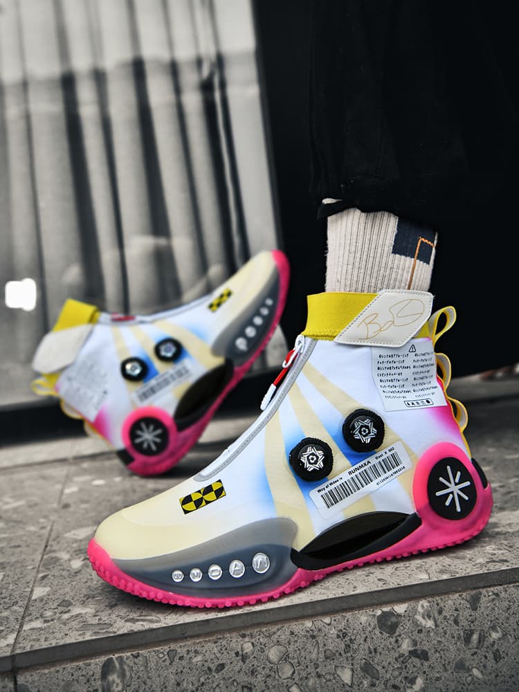 ハイカットスニーカー ハイカットスニーカー 未来型デザイン ハイテクスニーカー