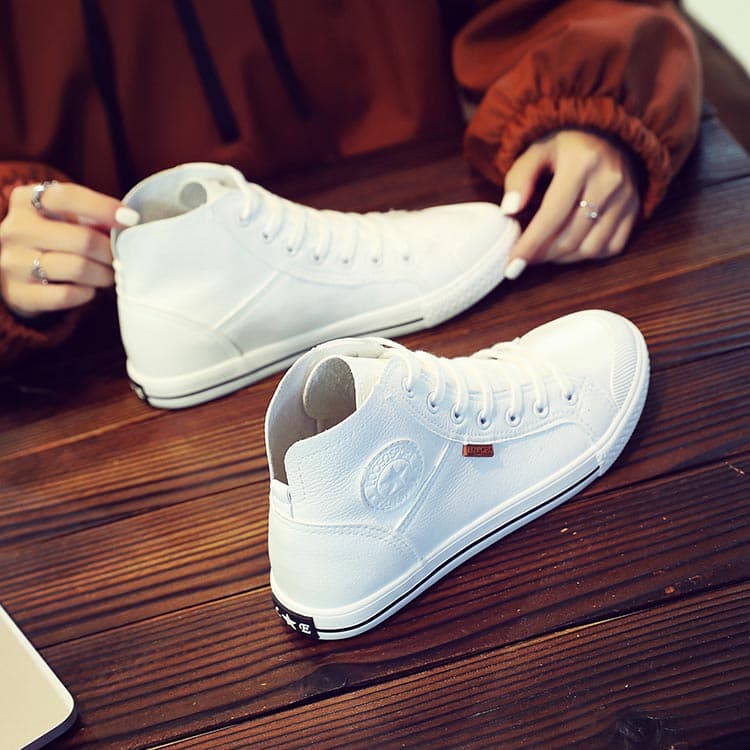 ハイカットスニーカー 定番 オールシーズン カジュアル シンプル 可愛い 通勤 会社 通学 学校 日常使い デイリーコーデ 安定感