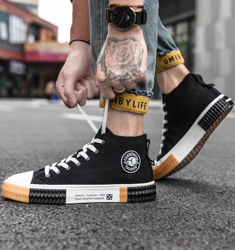 【主役級】総柄アートプリント ハイカットスニーカー | オールレッド ストリート ユニセックス